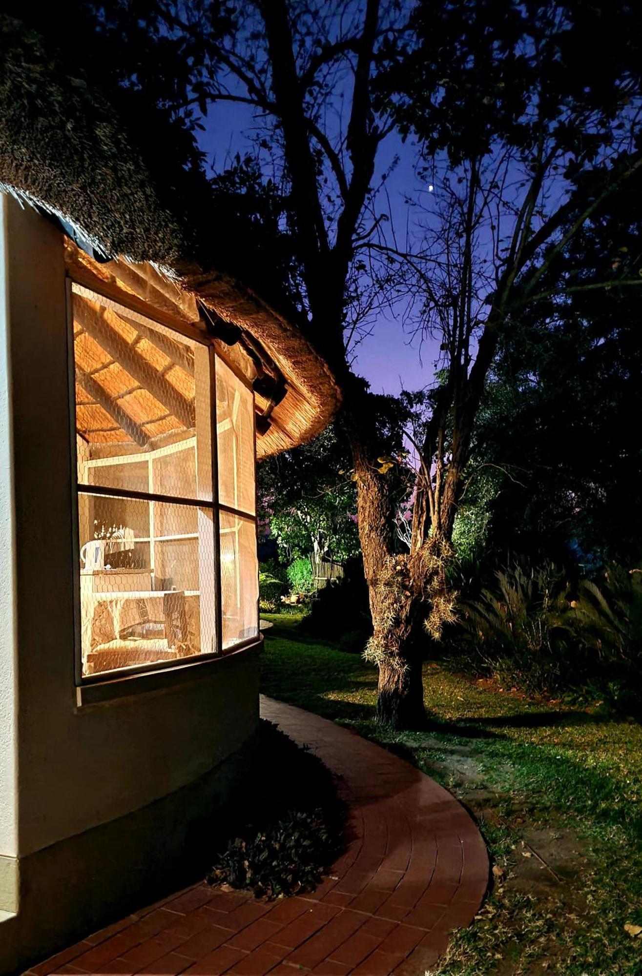 Kiaat Bungalows เฮซีวิว ภายนอก รูปภาพ